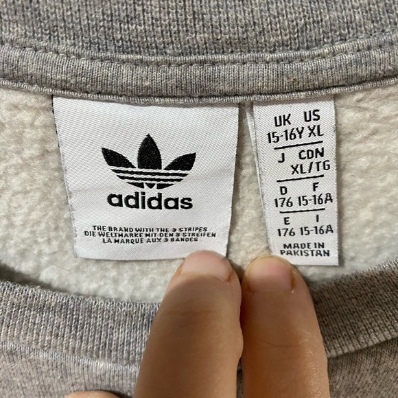Boys Adidas Sweatshirt - Picture 2 of 2